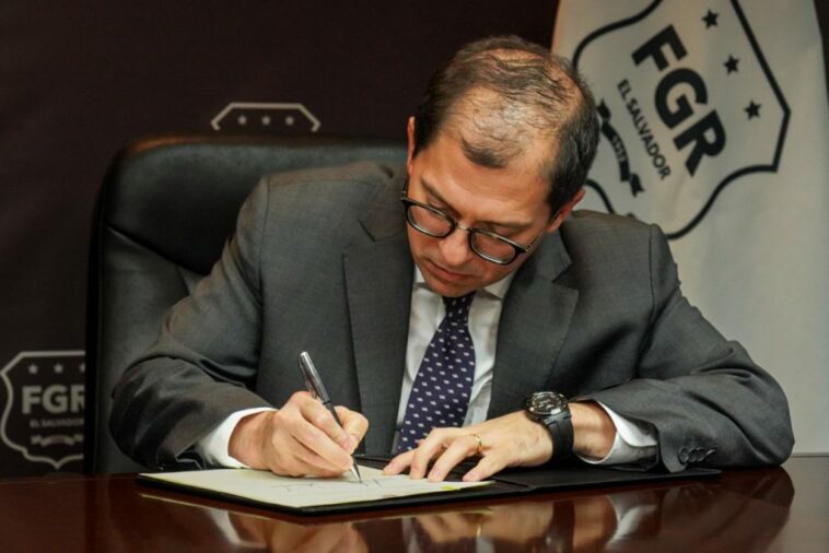 Fiscal Francisco Barbosa firma memorando de entendimiento con el salvador para fortalecer lucha contra la criminalidad organizada en la región