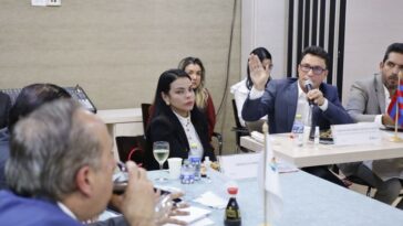 Gobernador Caicedo busca ante el MinTransporte movilizar proyectos viales