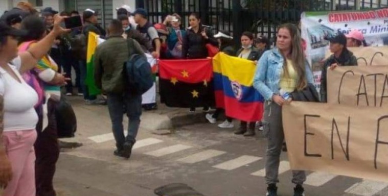 Gremio de maestros del Catatumbo alzaron su voz de protesta en el ministerio de Educación.