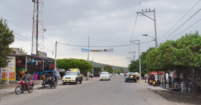 Calle principal del municipio de Hatonuevo