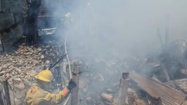 Incendio consumió vivienda de ocho personas en Brisas de la Popa