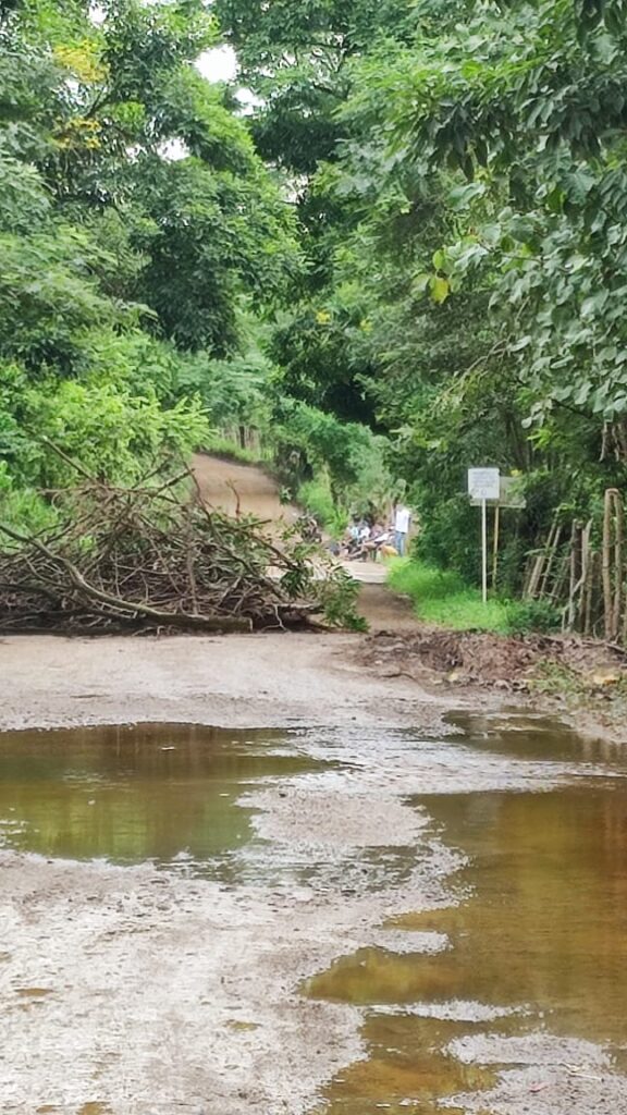 Lluvias presionan salida de aguas estancadas del relleno sanitario