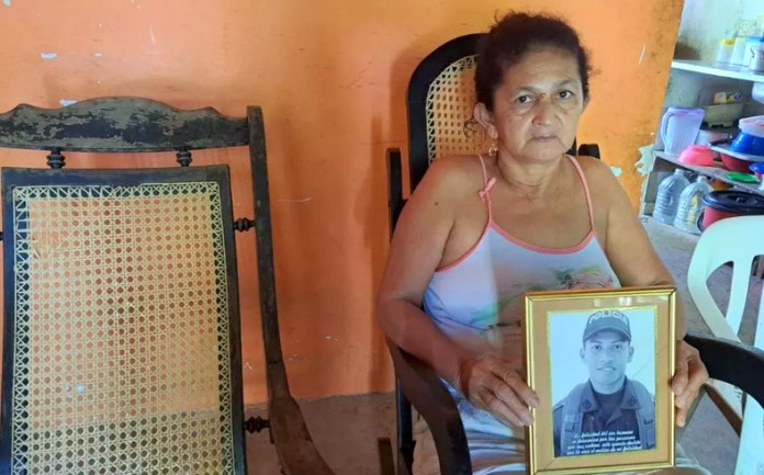 Madre de joven asesinado en Chochó denuncia que policías intentaron matar a otro de sus hijos
