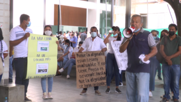 Protestaron frente a Medicina Integral por la muerte del docente Freddy Flores ¿negligencia?