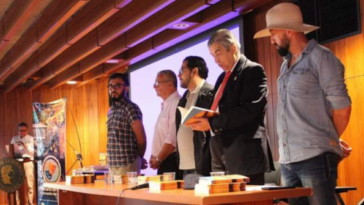 Secretaría de Cultura realizó la entrega de sus obras a 4 autores quindianos