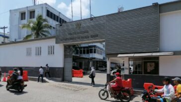 Separan ocho policías de sus cargos por muerte de tres jóvenes en Sucre