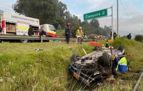 Un muerto y un herido en aparatoso accidente sobre la vía Zipaquirá-Cajicá.