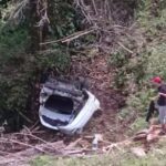Vehículo que rodó por ladera en la vía Manizales - Bogotá, dejó 4 personas heridas