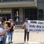 Plantón en la sede la Fiscalía para exigir justicia tras el feminicidio de Margarita Gómez Márquez.
