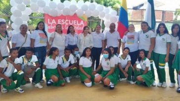 Los estudiantes de Barrancas están muy entusiasmados, pendientes a conocer mucho más sobre el proceso de Paz y tienden a abrazar La Verdad.