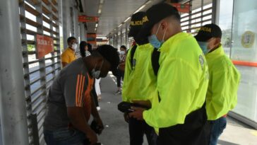 100 uniformados de la Sijín vigilarán buses y estaciones de Transcaribe