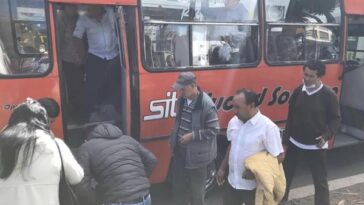 Adulto mayor resultó herido cuando se bajaba del bus mientras el conductor arrancaba