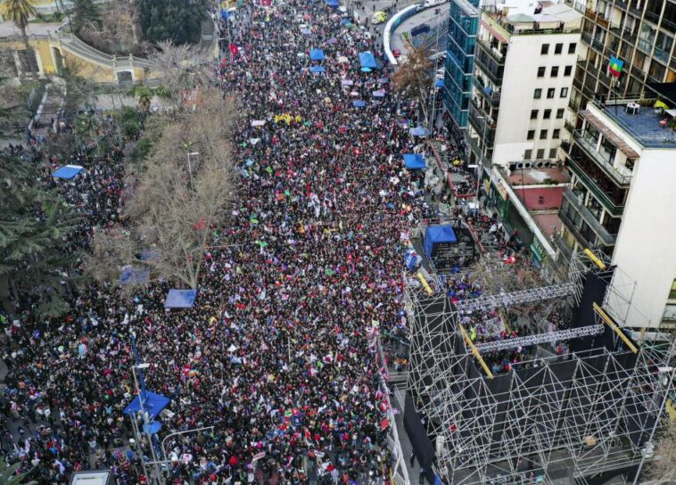 Día histórico: Este domingo, Chile decidirá si aprueba una nueva constitución