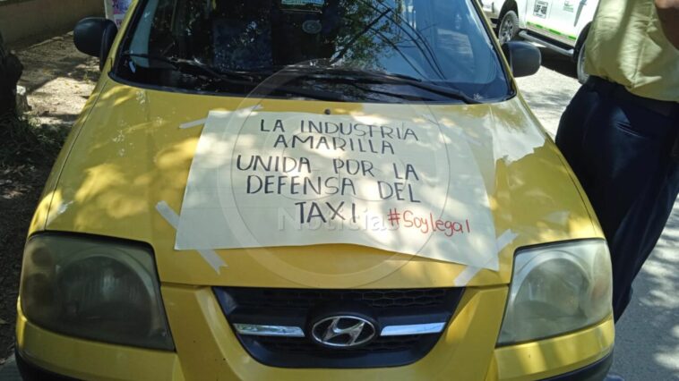 En caravana, así protestaron los taxistas oficiales contra la “piratería” en Montería
