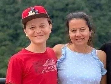 Norma Holguín y su hijo Santiago Gutiérrez