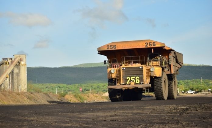 Por culpa de muchos bloqueos en las arterias de La Guajira, la empresa Cerrejón viene trabajando un poco más de media marcha.