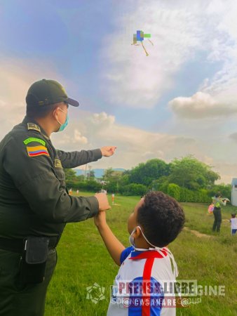 Policía elevó cometas con los niños casanareños