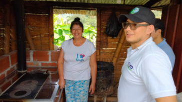 Por la dignificación de la mujer rural: 60 familias cafeteras recibirán estufas de leña