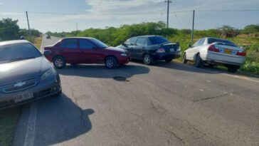 Aspecto del paro realizado por transportistas de La Guajira.