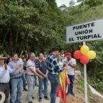 Puente vehicular y peatonal fue entregado a la comunidad rural de Combia Alta