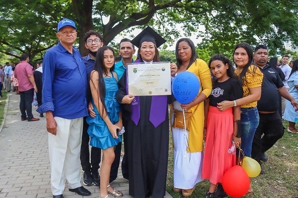 “Un orgullo”: padres y madres de graduados de Unimagdalena