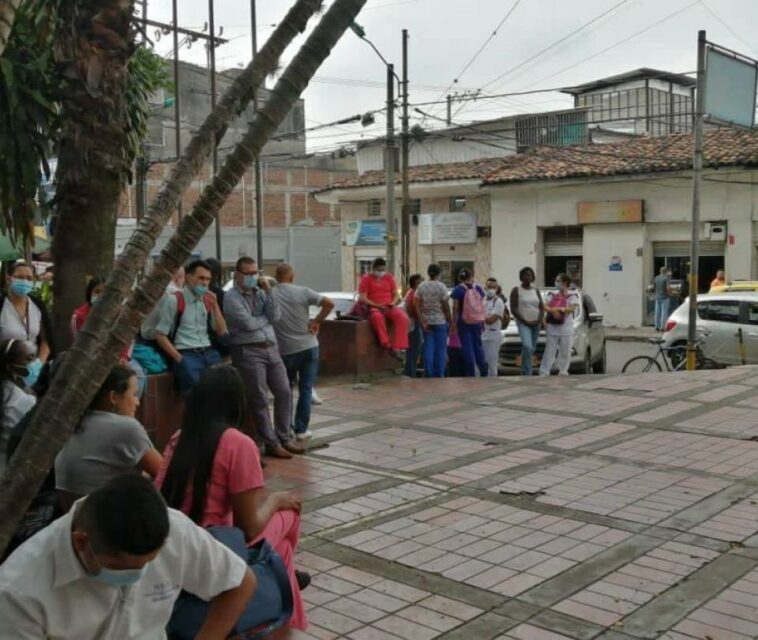 Video: un hombre vio a un sicario matar a su amigo, lo persiguió y también murió