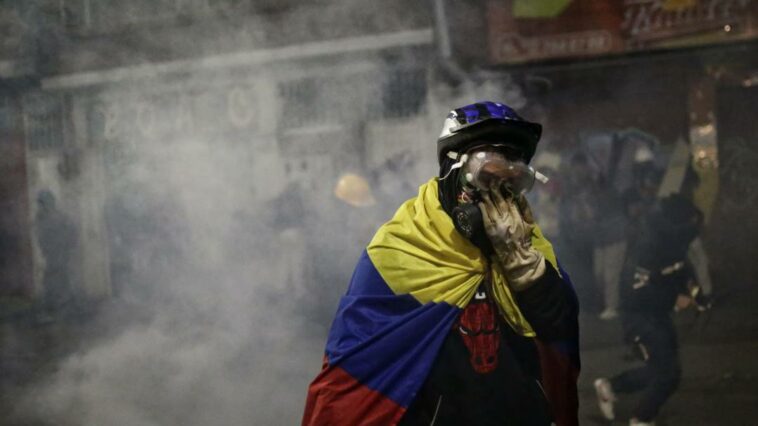 "No se olviden de la gente, el cambio era para todos": manifestantes a Petro