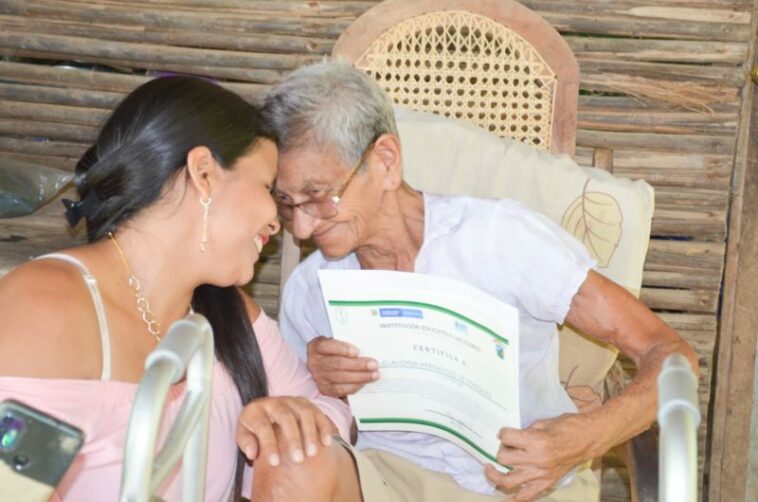 ¡Gracias a Unicórdoba! Claudina a sus 92 años es la persona más longeva del país beneficiada con un proyecto de alfabetización