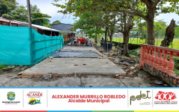 A bueno ritmo avanza la obra de pavimentación en concreto rígido en una de las principales calles del corregimiento de Capurganá.