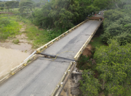 Administración departamental continúa trabajando en emergencia por riesgo de colapso del puente sobre río Ariporo