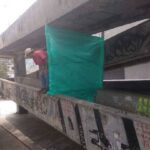 Alcaldía pide respetar cierre de puente peatonal al que le robaron barandas