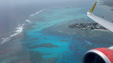 Toma aérea de San Andrés tomada desde un vuelo de Viva Air