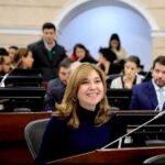 Comisión del Senado sesiona en Providencia para evaluar inquietudes de la comunidad sobre el proceso de reconstrucción en el campamento por la dignidad. 