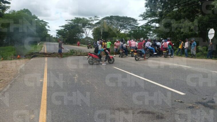 Comunidad bloqueó la vía Planeta Rica – Montería