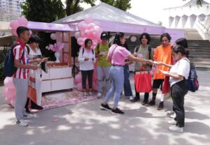 Con la tradicional galleta punto rosa, Gobernación del Atlántico promueve el autoexamen para prevenir el cáncer de mama