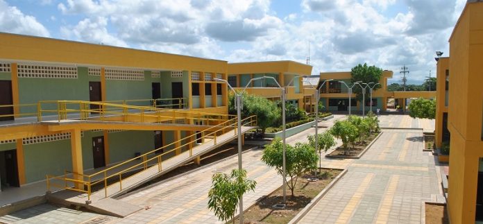 La sede de la universidad de La Guajira en Maicao es el lugar en donde se realizará el dialogo con la gente de la frontera.