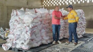 Entregan mercado a damnificados en Uribia por paso de tormenta tropical Julia