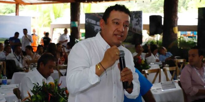 Gobernador reafirma compromiso de trabajar por la paz en Nariño