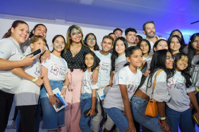 Gobernadora acompañó el lanzamiento de la estrategia, Territorios Amigos de la Niñez, de la Unicef.