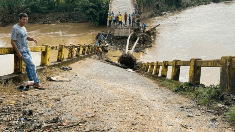 Invierno hizo colapsar puente en Tierralta