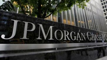 J.P. Morgan, el banco más prestigioso de EE.UU., cuestiona a Petro sobre el alza del dólar