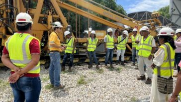 Muchas son las comunidades de La Guajira que quieren conocer cómo es la extracción y transporte del mineral, lo que hace que visiten la Mina de Cerrejón.