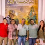 En el marco de la representación del afiche del festival, aparecen el diseñador Jonatan Solano, director del Festival Jesús Acosta; el alcalde, Iván Mauricio Soto; el diseñador, Jilmar Álvarez y la coordinadora de cultura, Antonia Solano.