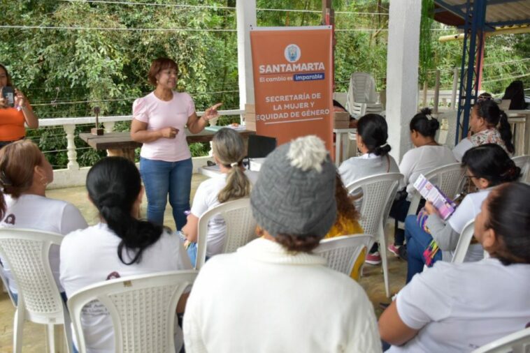 Lideresas de Minca recibieron capacitación en empoderamiento digital