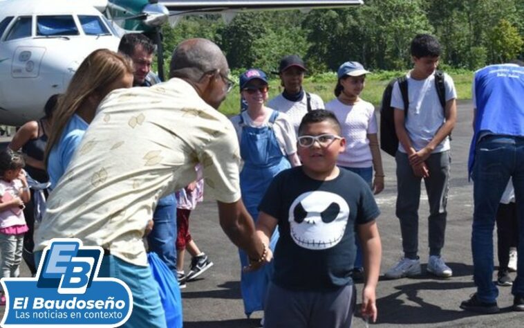 Niños del centro del país llegaron a Bahía Solano para conocer el mar.
