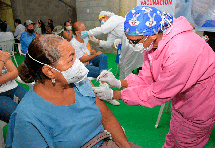 Por baja cobertura refuerzan planes de vacunación contra el Covid-19