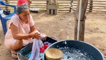 Con servicio de agua las 24 horas del día, cuenta la comunidad indígena de Urapá, ubicada en el municipio de Albania, quien adelantó la rehabilitación de un pozo, el desarrollo de un sistema de bombeo y la construcción de dos hidroxilos que beneficiarán 15 viviendas.