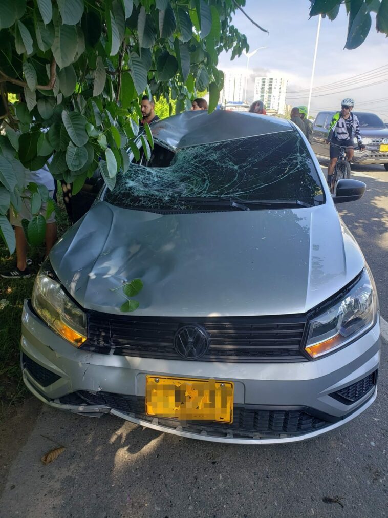 Vehículo implicado en el accidente este sábado en la Vía al Mar.