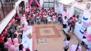 Aspecto de la conmemoración del Día Internacional de la lucha contra el cáncer de mama, que realizó la administración de Riohacha.