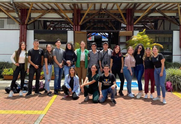 Se cumplió la primera mesa técnica ambiental con líderes juveniles en Risaralda
